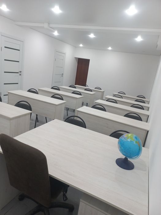 Парты и стулья для учебного центра