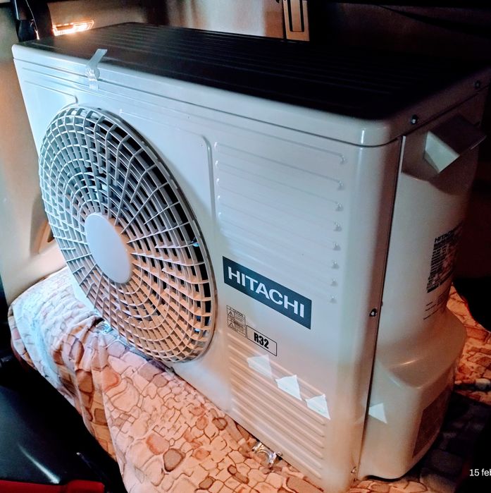 Pompa de căldură Hitachi