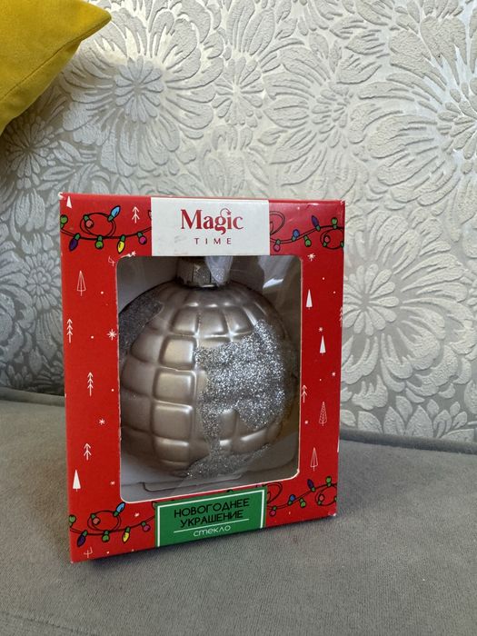 Стеклянные елочные игрушки