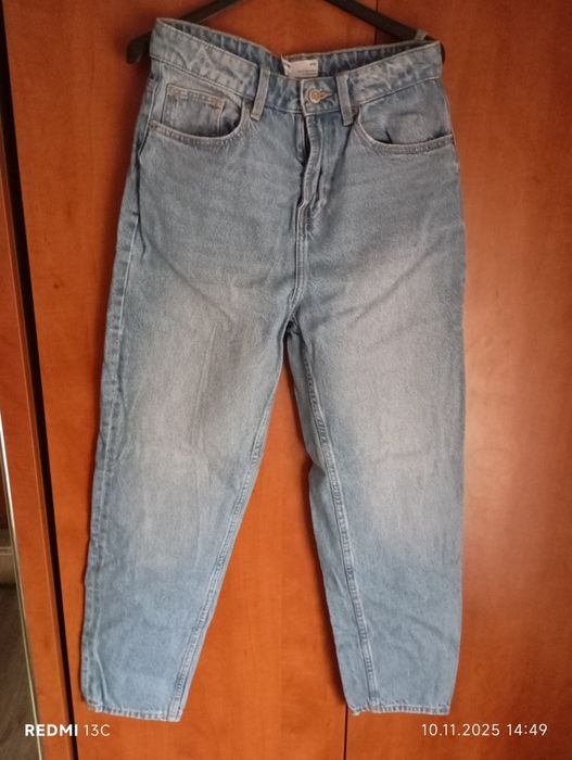 Blugi largi cu talie înaltă