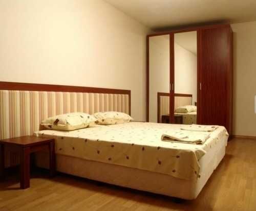 Дава се под наем Тристаен апартамент в Бургас, Лазур - 120 кв.м за 325 € - Снимка #1