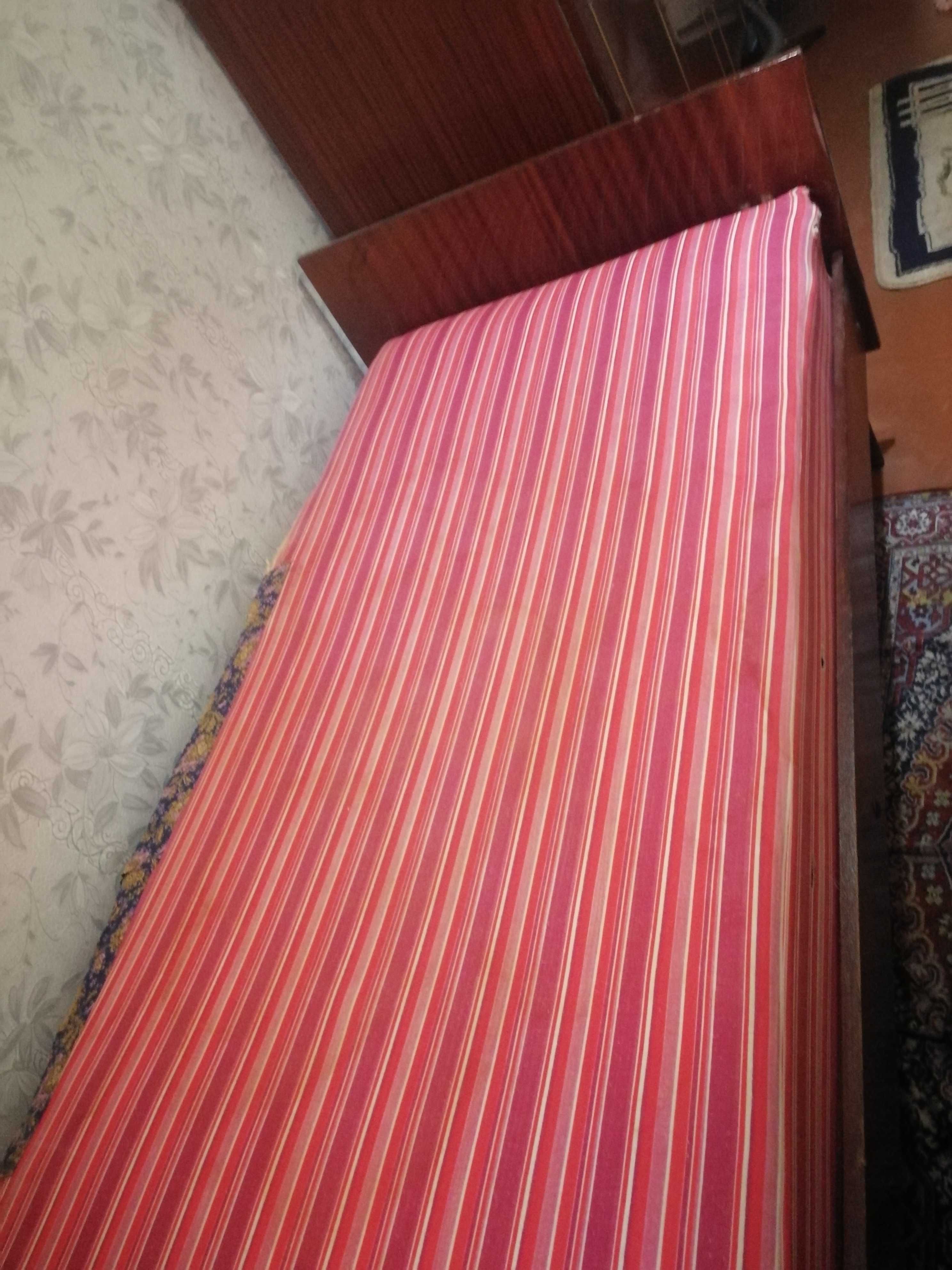 Кровати 1,5 спальные деревянные 2 шт.