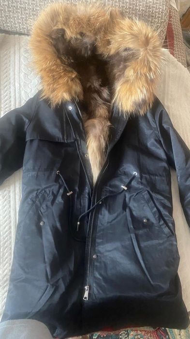 Продам парку 42-44 размер в хорошем состояний