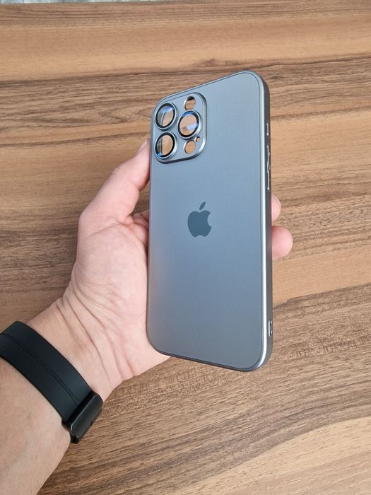 Матов Стъклен Кейс за Apple iPhone 16 / 16 Pro / Pro Max