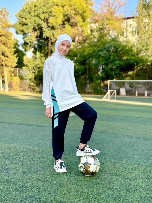 Sport kiyimi. Romoldagi qizlar uchun.