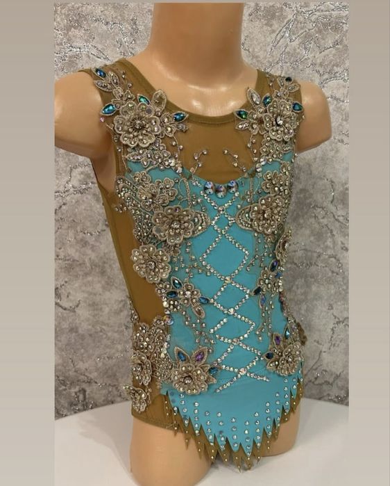 Купальник для художественной гимнастики.