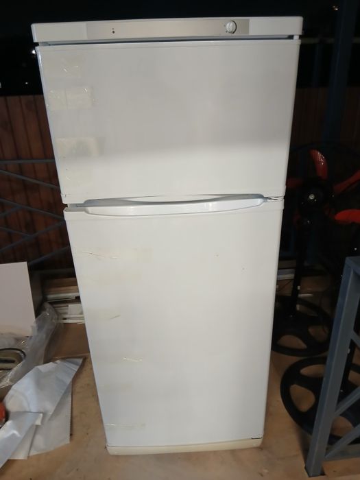 Срочно продам холодильник б/у