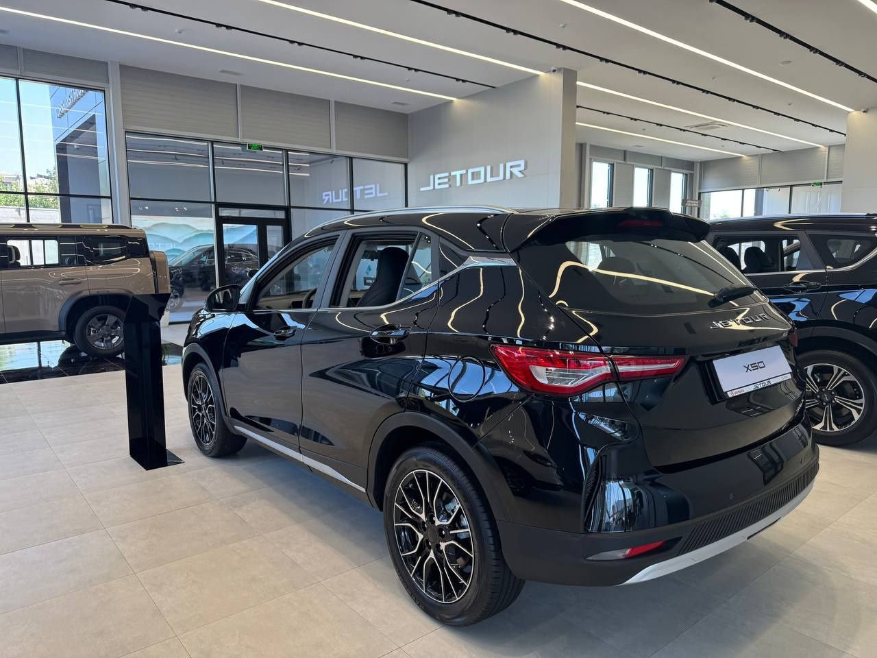 Автомобиль Jetour x50