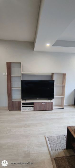 Секция В179 Ш220 Д42 см. Място за тв 120/105 см.