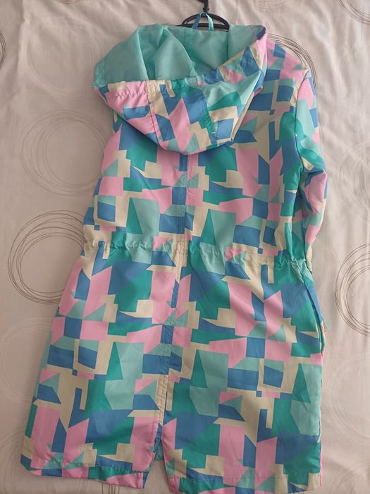 Дамско пролетно цветно яке