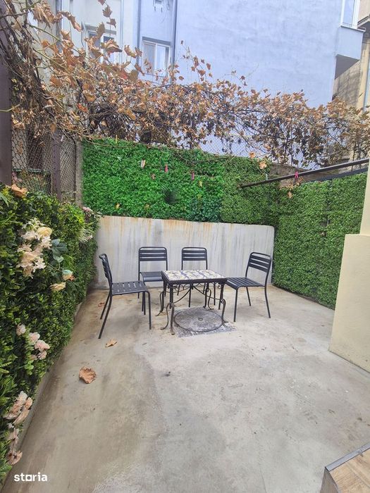 Cismigiu, in vila, curte , centrala proprie, parcare