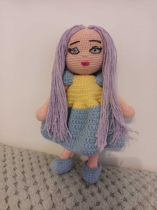 Плюшени играчки и кукли