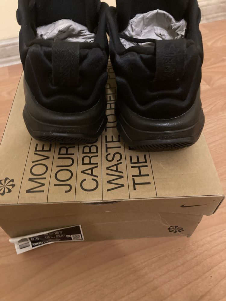 Nike номер 41/26см чисто нови