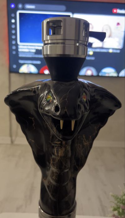 Vând narghilea COBRA!! Este nouă nefolosită arata impecabil !!