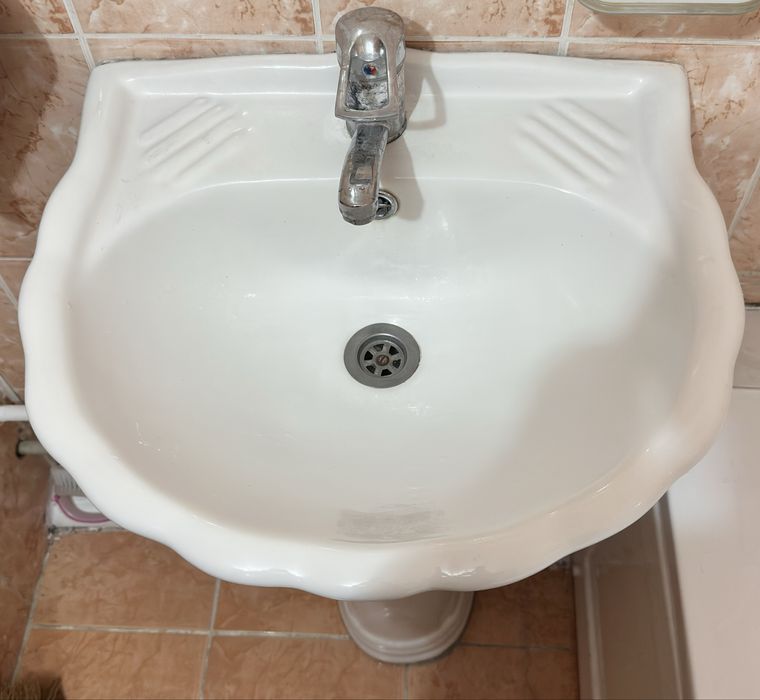 Продается раковина с пьедесталом