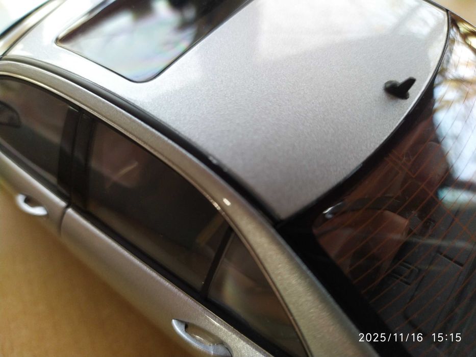 1:18 Autoart - Mercedes C-Class W204 Avantgarde