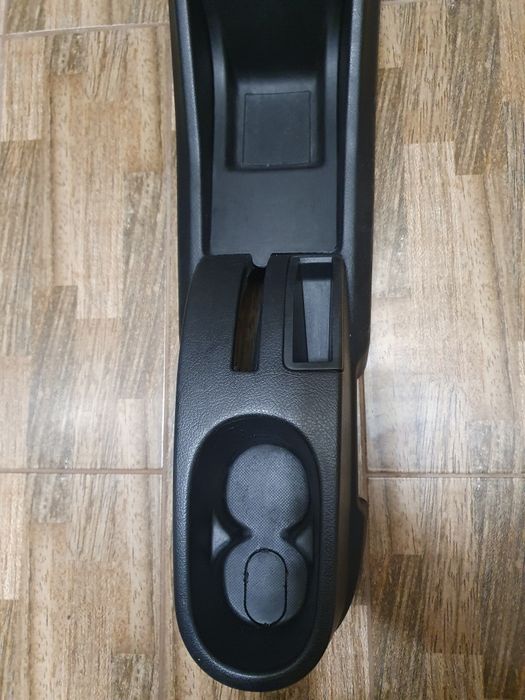 Централна Конзола - Peugeot 207 (2006г)