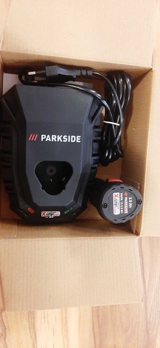 Set incarcator 12V 6Ah+acumulator 2,5Ah PARKSIDE-5lei transportul