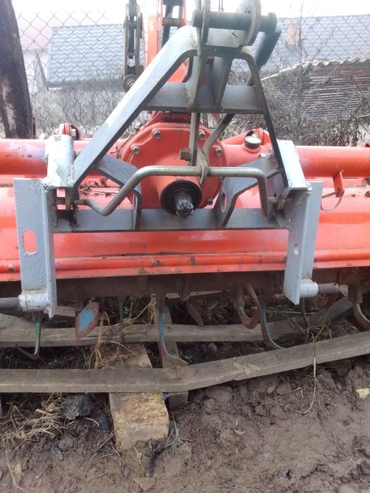 Vând freza de pământ 1.25 metri latime