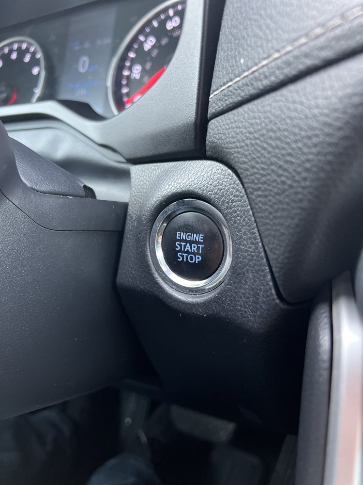 Продам Toyota RAV4 2019 года