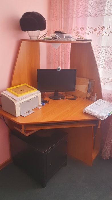 Компьютер со столом