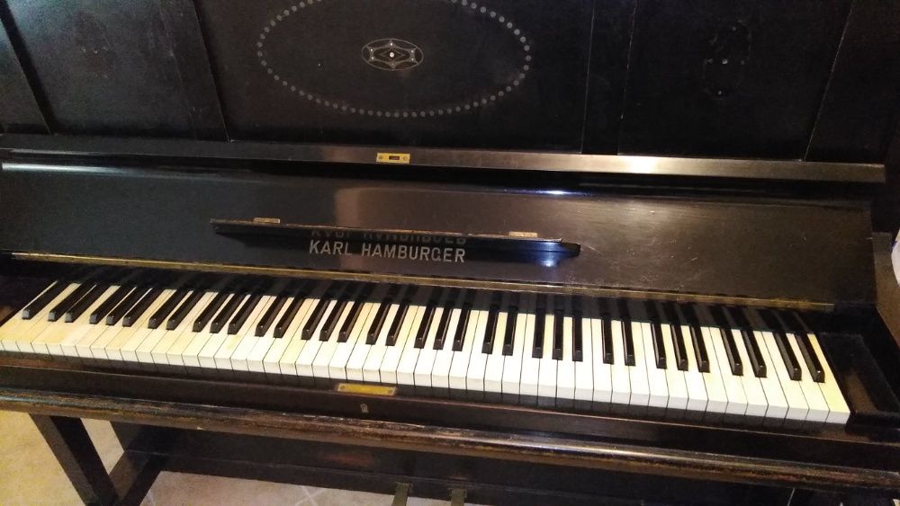 Старо австрийско пиано Karl Hamburger!