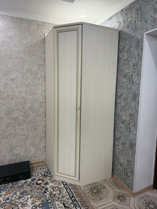 Продам шкаф угловой