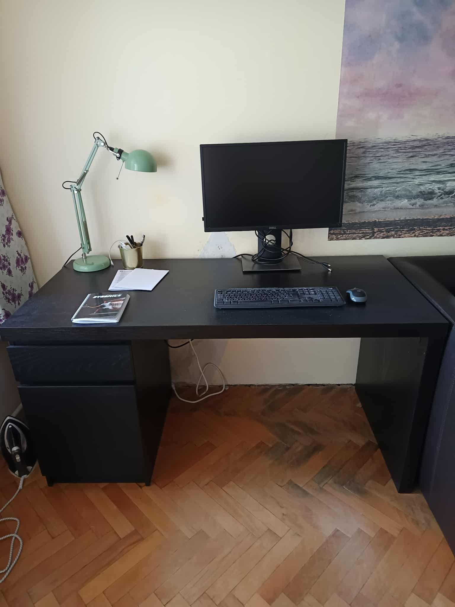 Като ново Икеа бюро Malm 140/65 см.