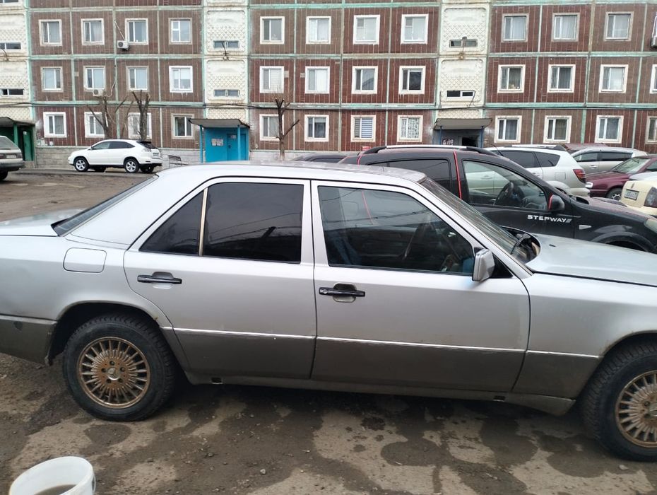 Мерседес 124 на ходу