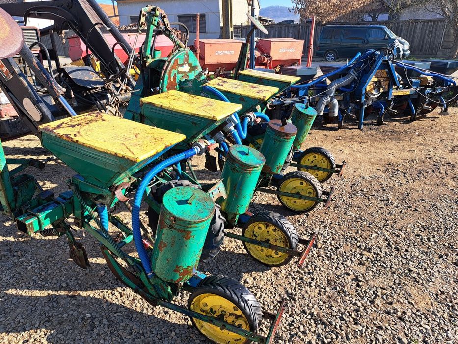 Semanatoare porumb spc 4 si 6 cu fertilizare