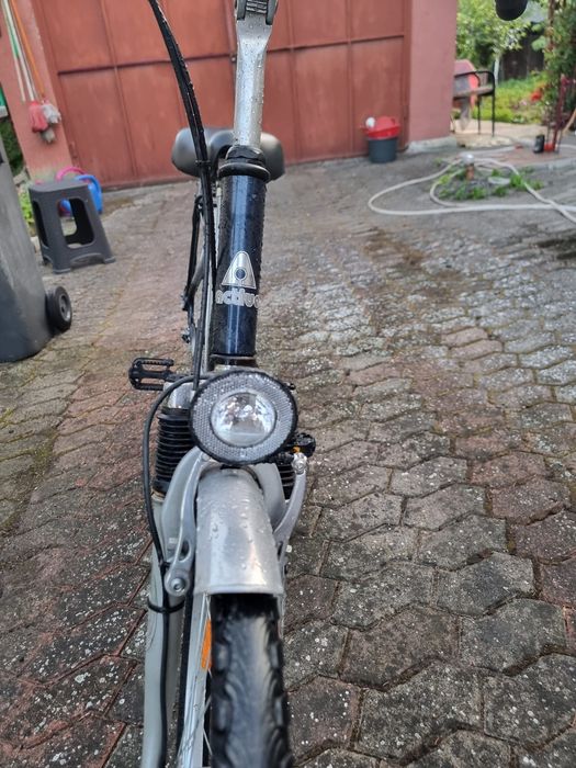 Vând bicicletă damă în stare f.bună