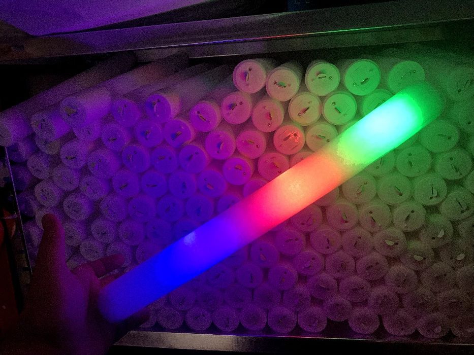 Set 100 baghete luminoase petreceri nunti etc noi cu baterii incluse