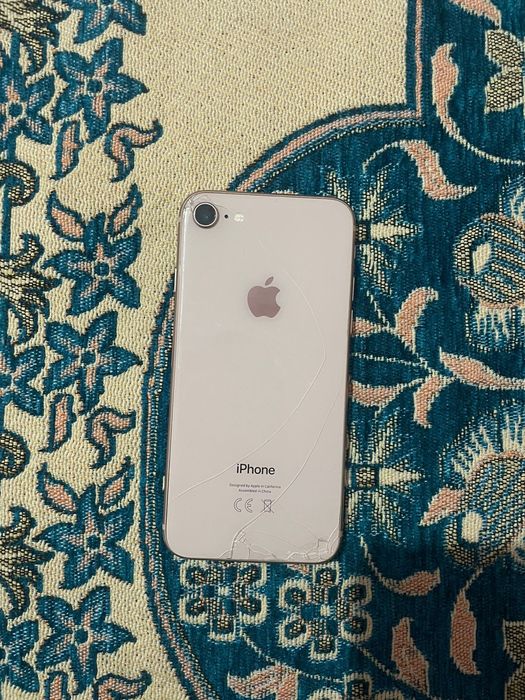 Айфон 8 и редми 9с