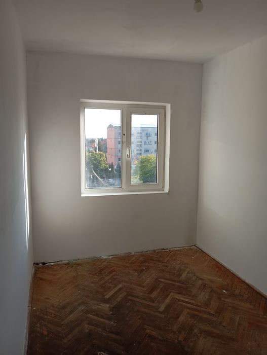 Vind Apartament 3 camere Micro 17