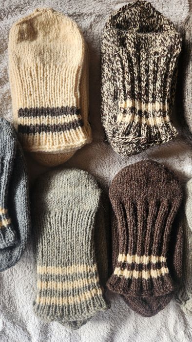 Нови вълнени чорапи ръчно плетени