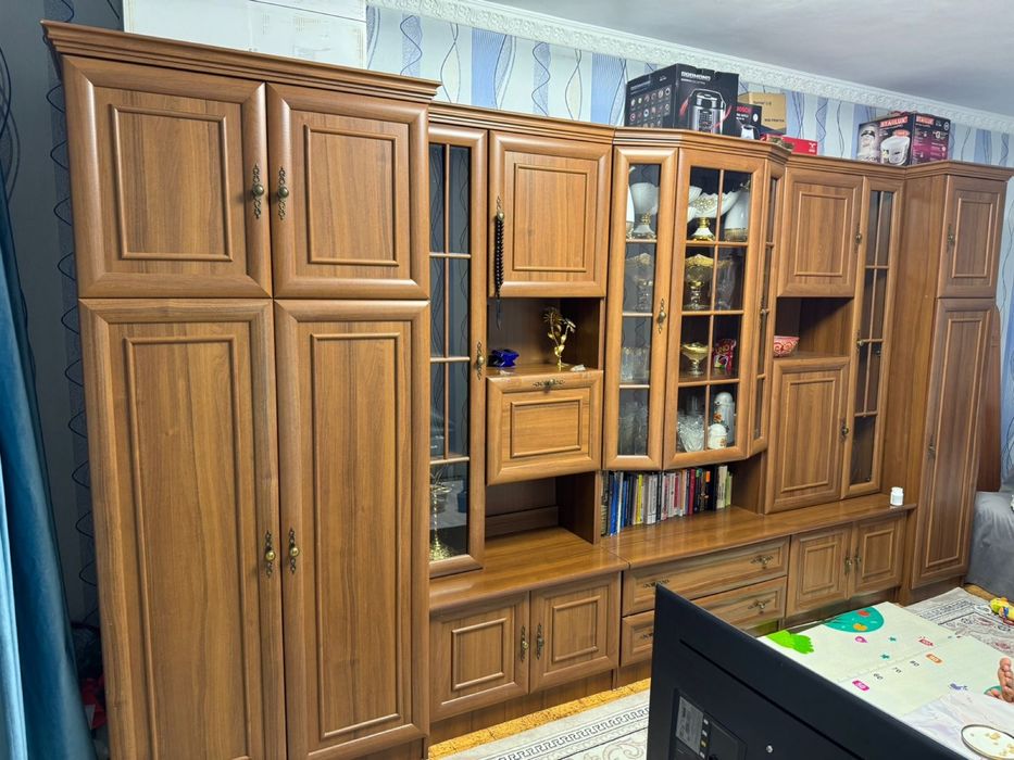 ПРОДАМ ШКАФ для зала