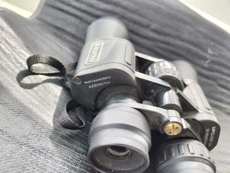 binoclu celestron 10  30    50 zoom