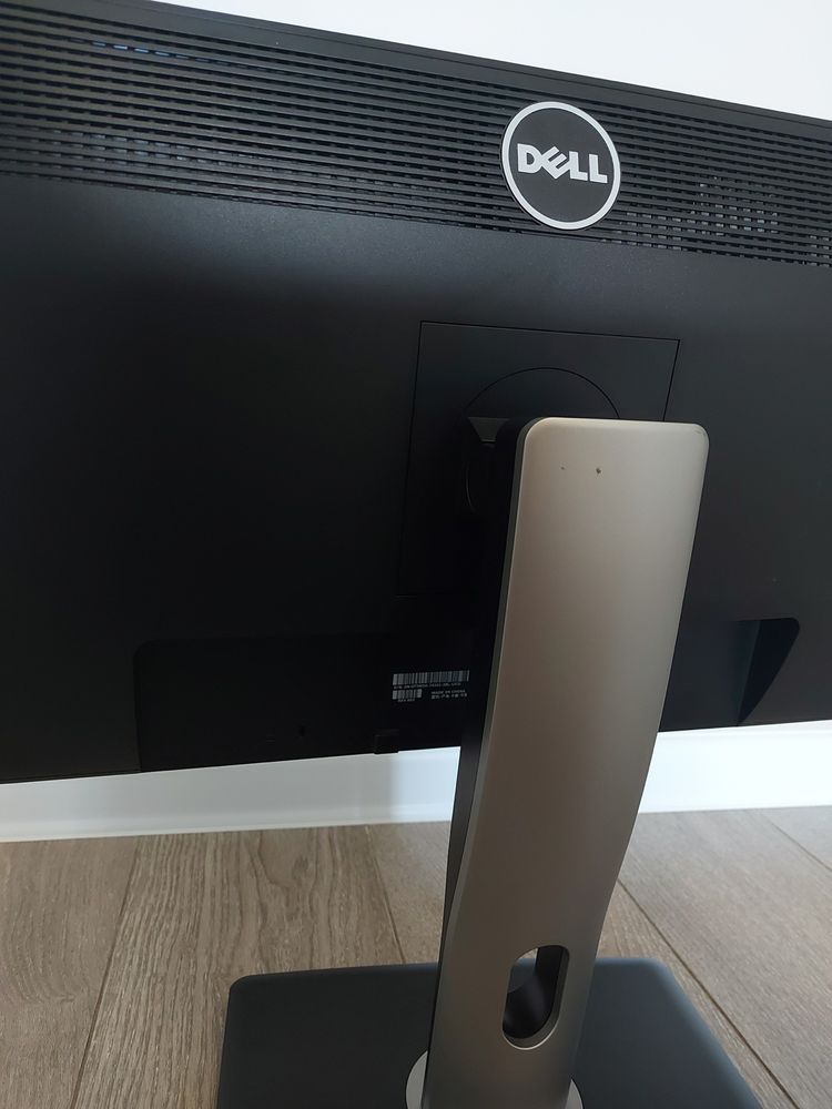 Монитор Dell в отличном состоянии