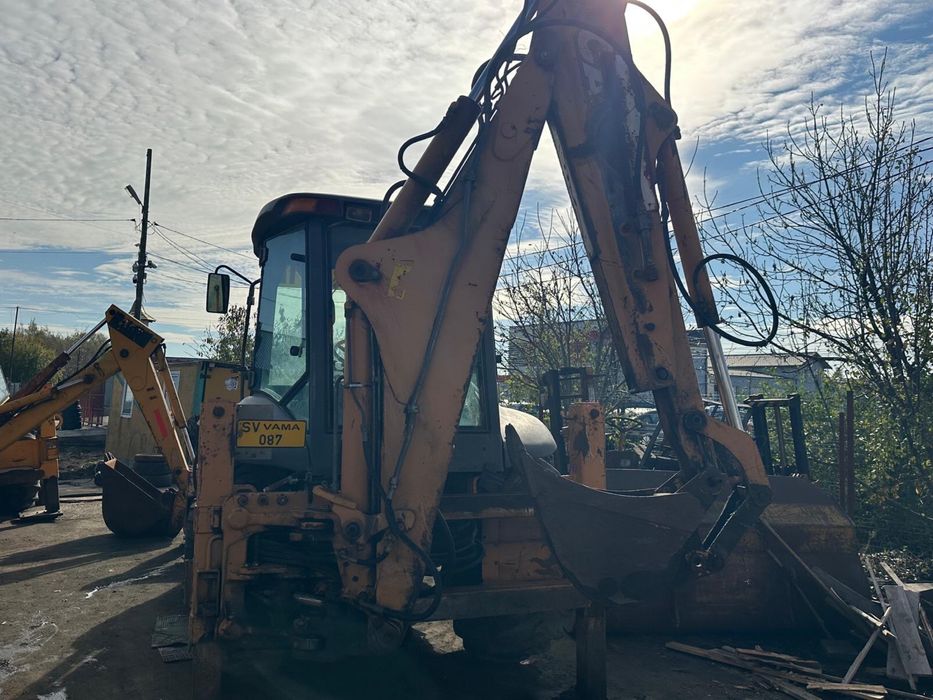 Buldoexcavator Case 580 Super R 2004 accept variante !