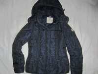 Geaca dama Moncler, masura S-M, gluga detasabila, poliester