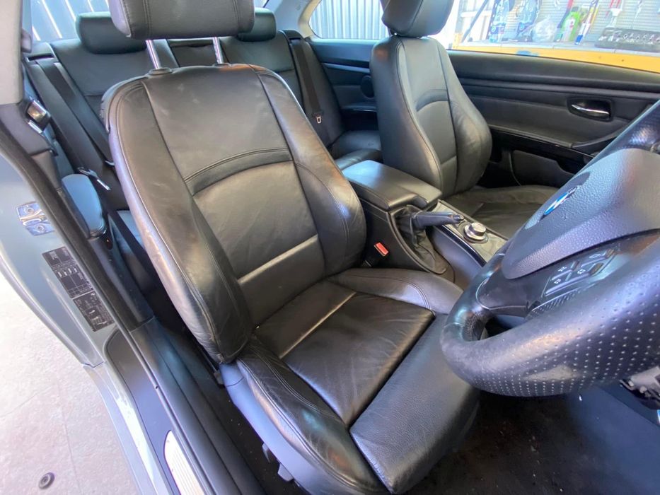 Dezmembrez BMW 335d E92 Biturbo 286cp,M Pack,NAVI,Hi-Fi,volan M padele