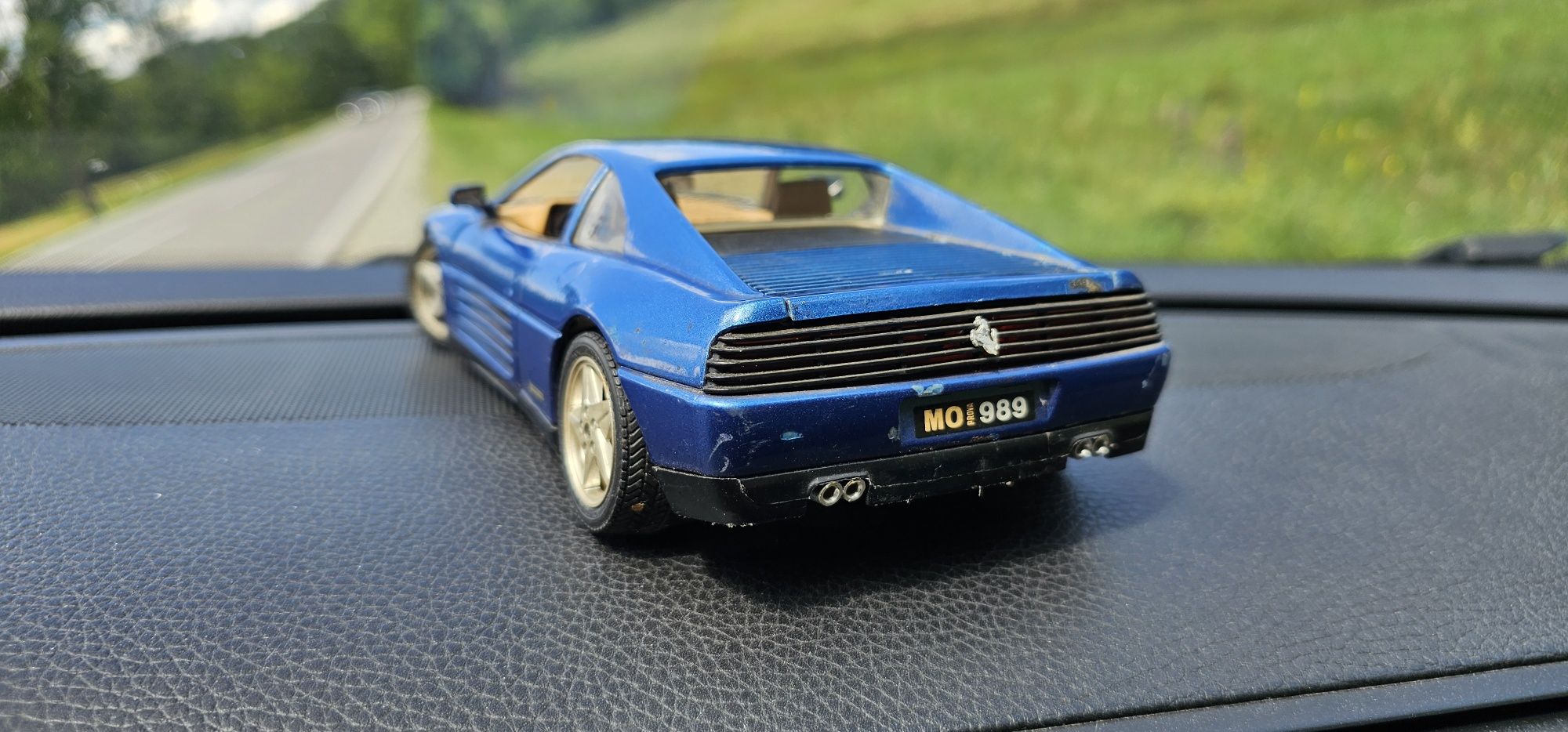 Ferrari 348tb 1989 1/18 bburago Made in Italy