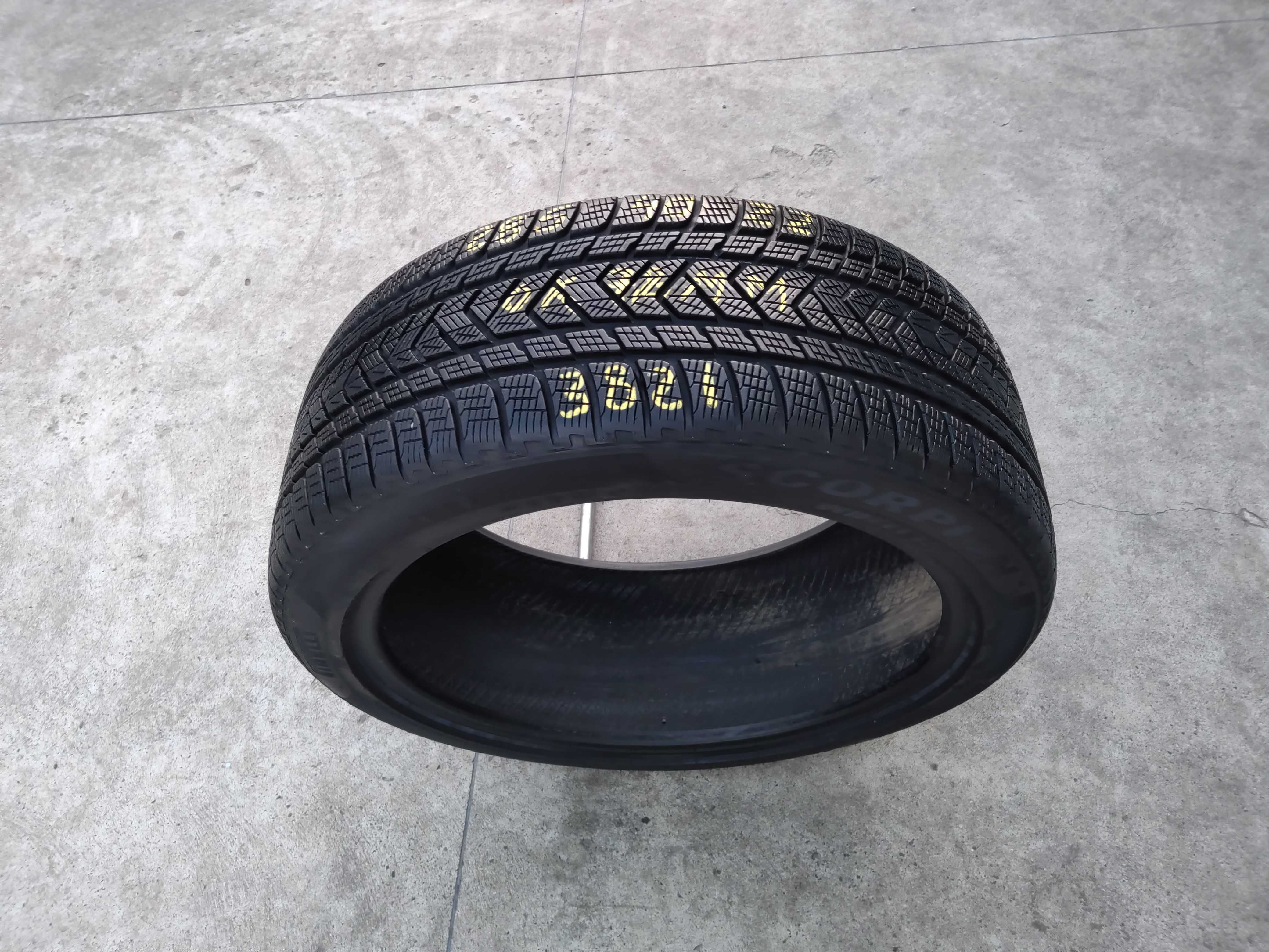 O anvelopa iarna 285 40 22 pirelli scorpion winter profil 7,8 mm 3821