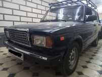 Vaz 2104 sotiladi.