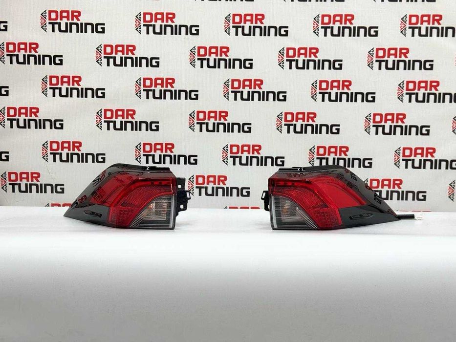 Задние фонари оригинал Toyota RAV4