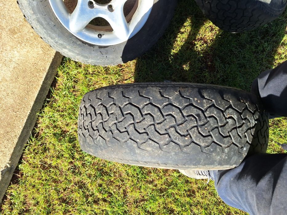 Продавам 4 бр джанти с гумите за кия спортиж