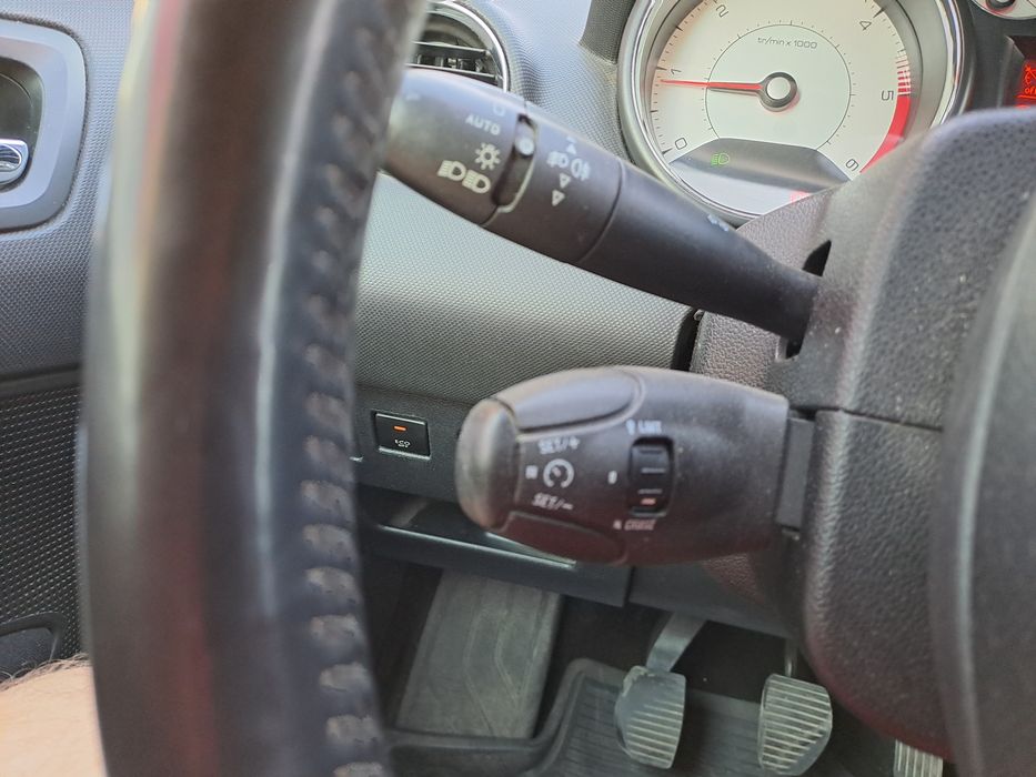 Schimb sau vând Peugeot 308 SW 2012 1.6 hdi