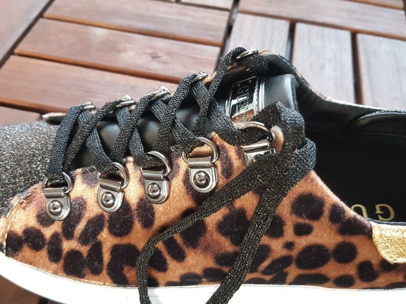 ПРОМО GUESS -36 и 40 размер-Оригинални дамски кецове от плат