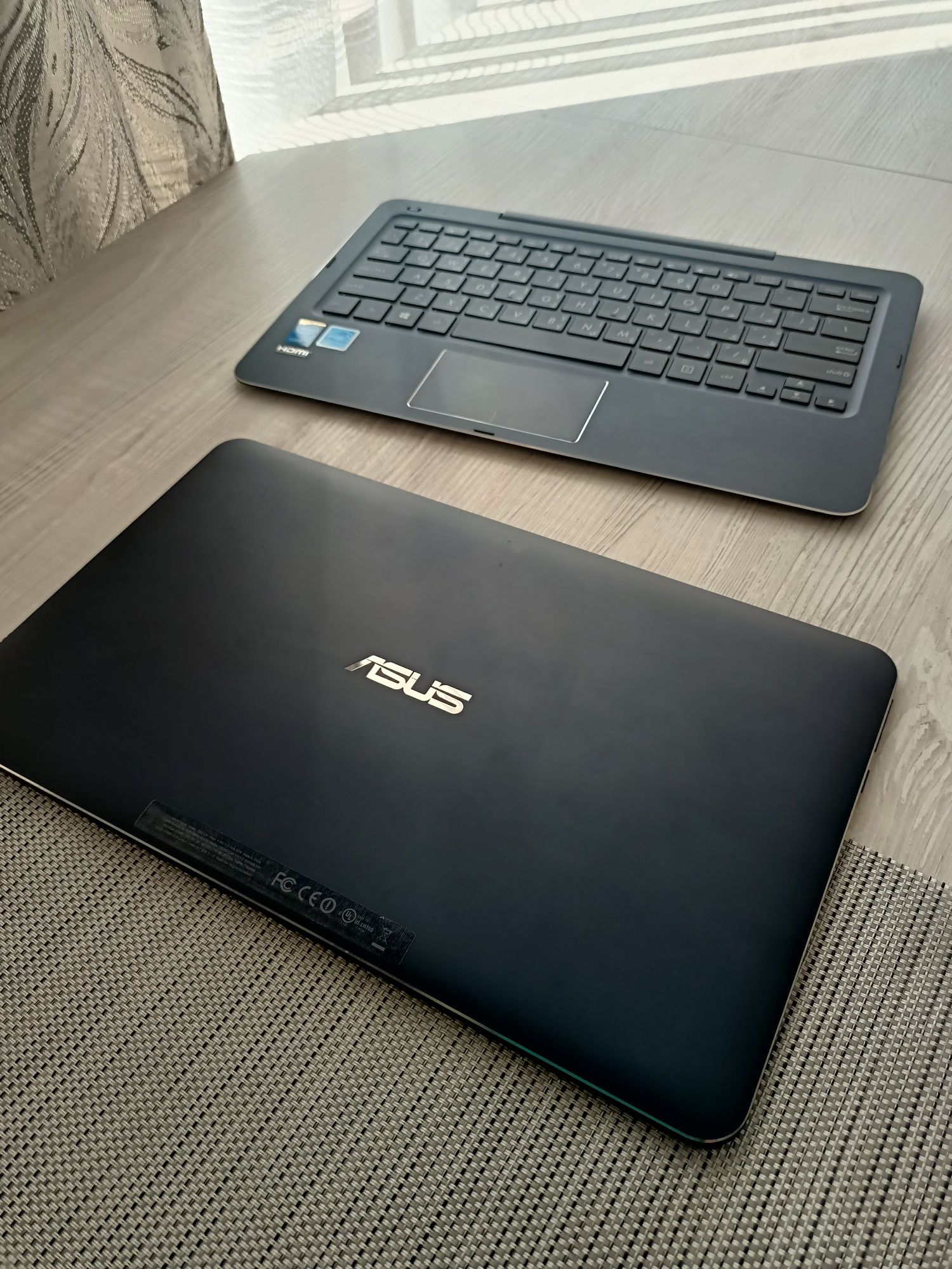 Laptop Asus 2in1, 13 inch