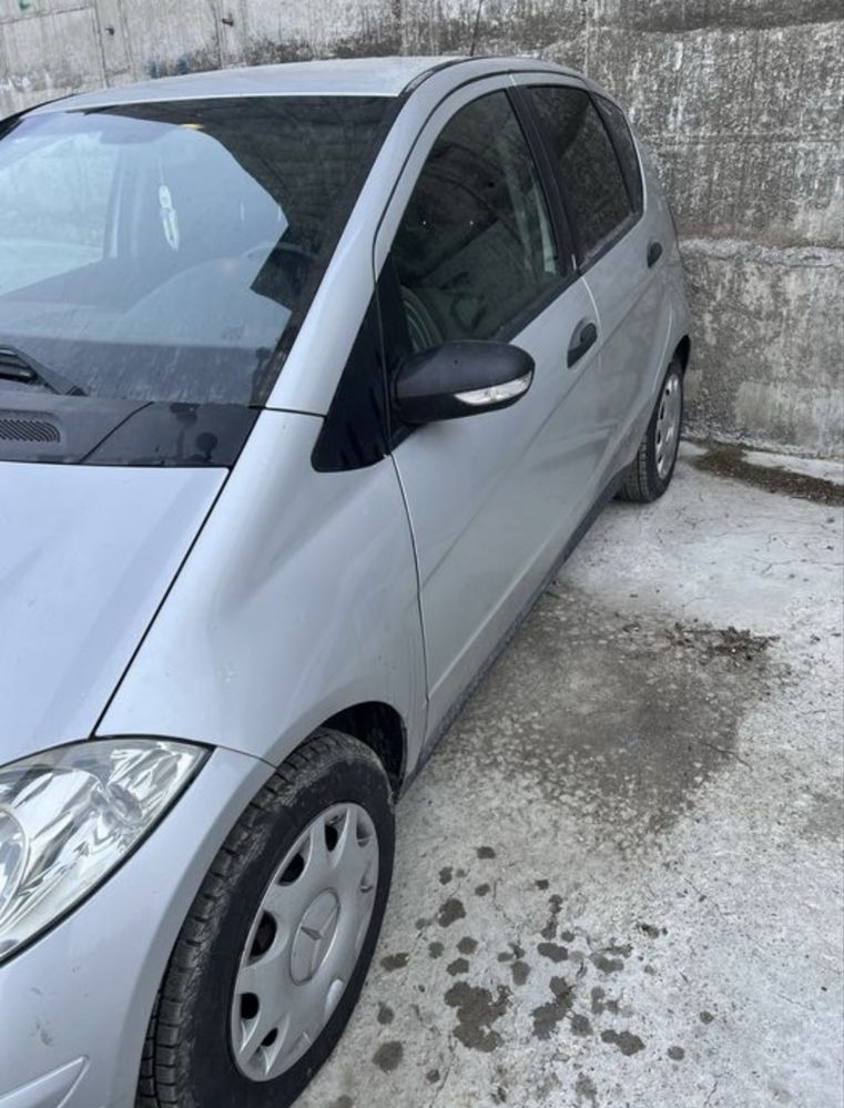 Dezmembrez mercedes a class